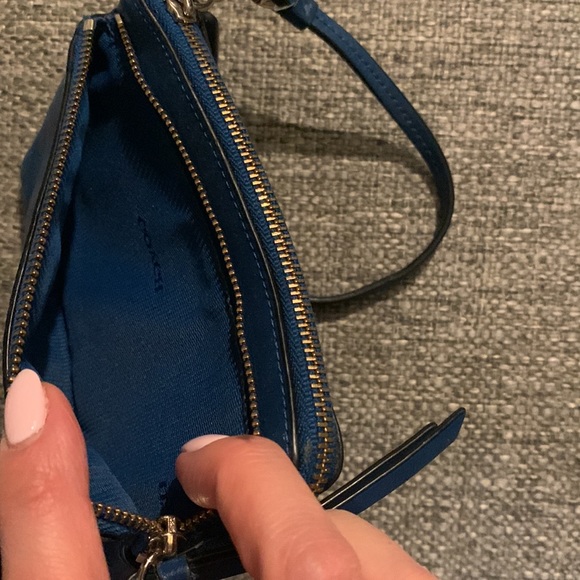 Genuine leather Coach wristlet - Picture 5 of 12